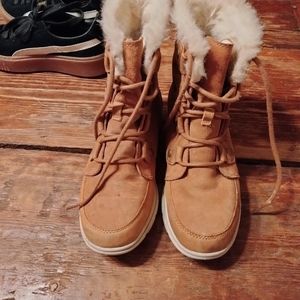 Women's Sorel Boots 7
